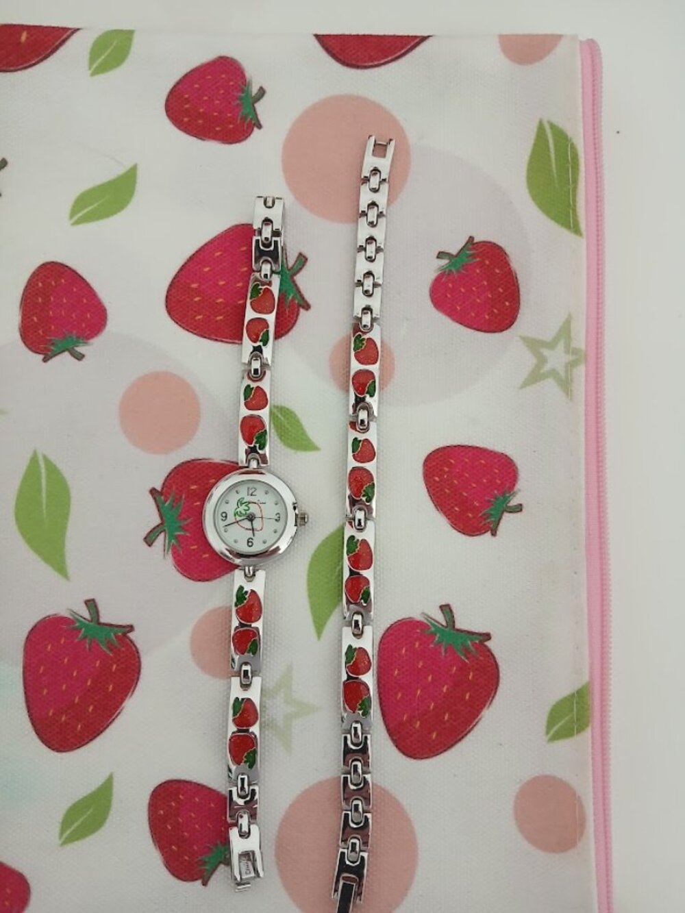 Vintage Watch & Bracelet Set Strawberry Design ***NEEDS BATTERY***